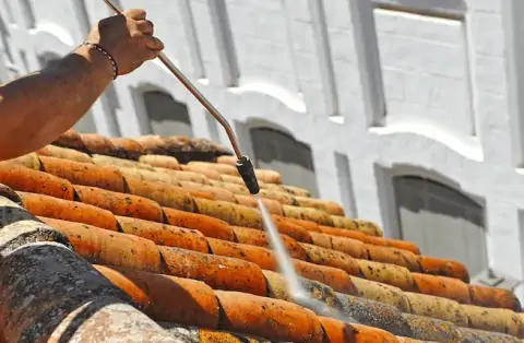 Nettoyage de toitures - Belmont-de-la-Loire